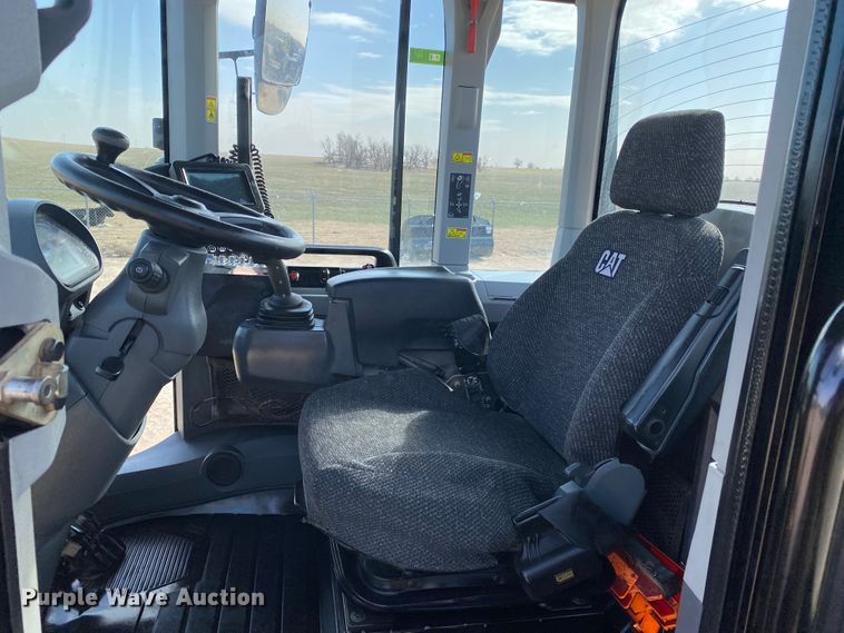 image for item DG8404 2017 Caterpillar 938M  wheel loader