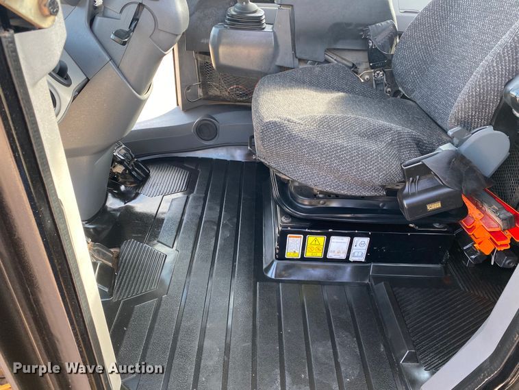 image for item DG8404 2017 Caterpillar 938M  wheel loader