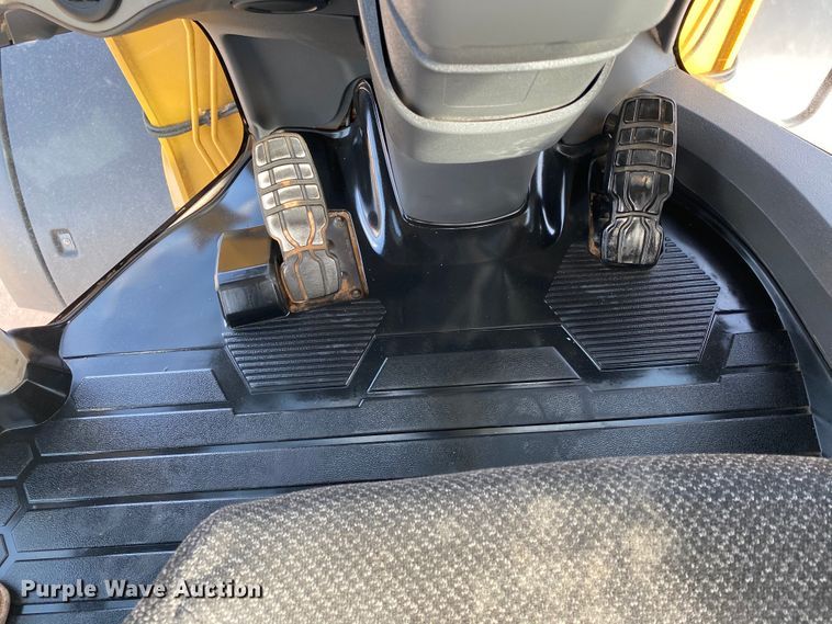 image for item DG8404 2017 Caterpillar 938M  wheel loader