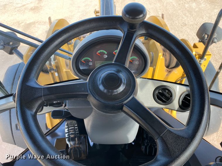 image for item DG8404 2017 Caterpillar 938M  wheel loader