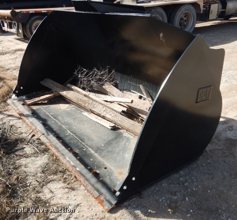 image for item DG8405 Caterpillar 106"W loader bucket