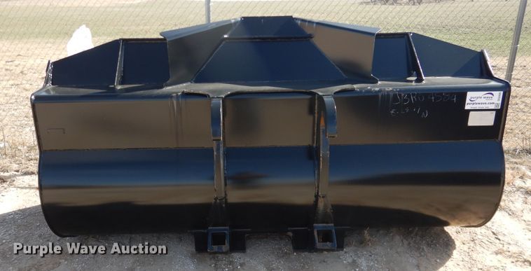 image for item DG8405 Caterpillar 106"W loader bucket