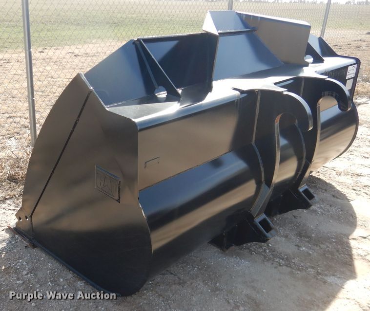 image for item DG8405 Caterpillar 106"W loader bucket