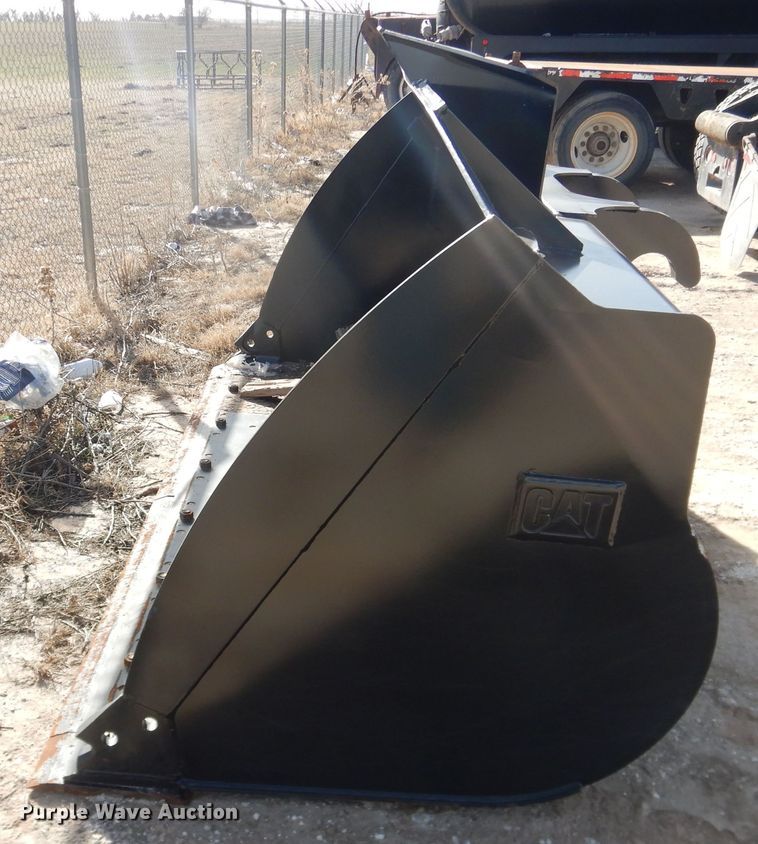 image for item DG8405 Caterpillar 106"W loader bucket