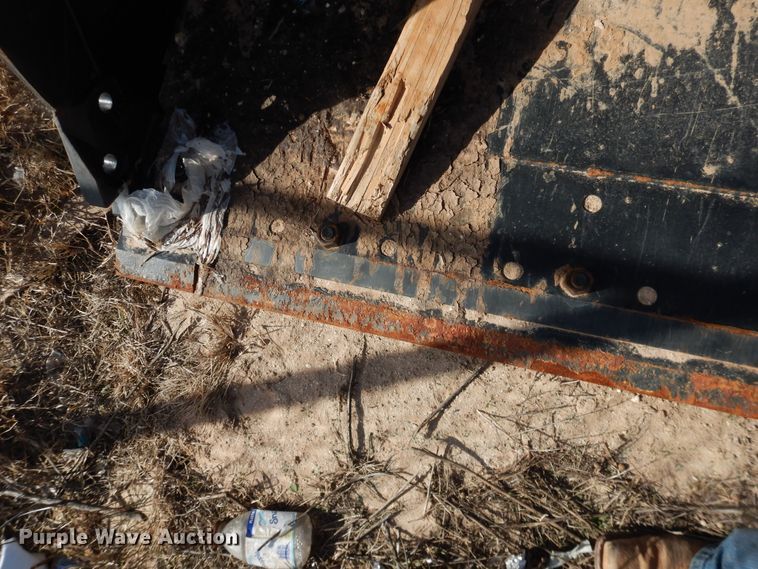 image for item DG8405 Caterpillar 106"W loader bucket