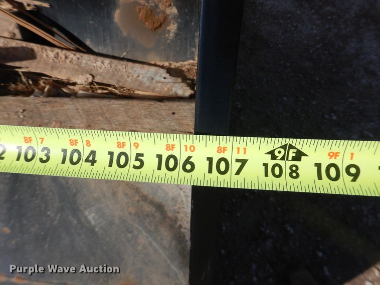 image for item DG8405 Caterpillar 106"W loader bucket