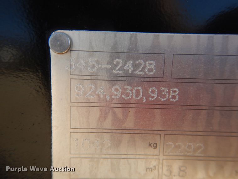 image for item DG8405 Caterpillar 106"W loader bucket