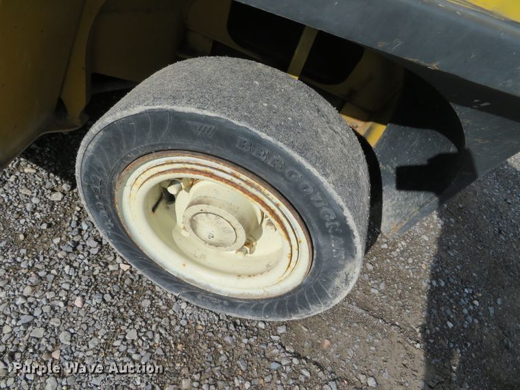 image for item DH0648 2003 Yale GLP080LJNGBE097  forklift