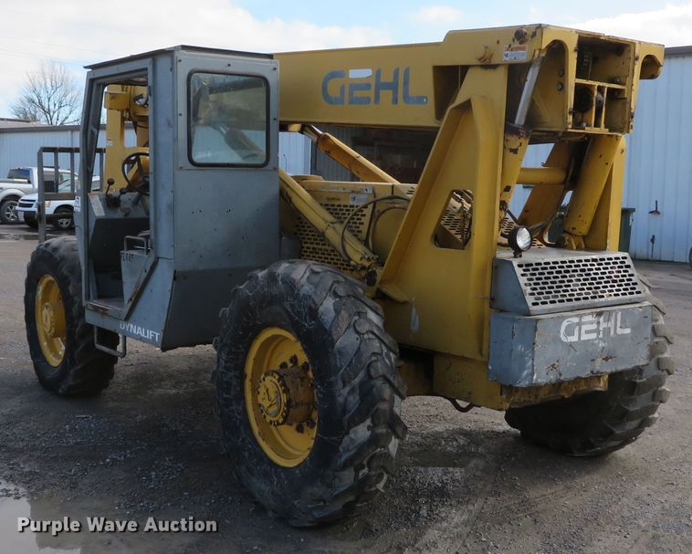 image for item DH0649 1995 Gehl 883  telehandler