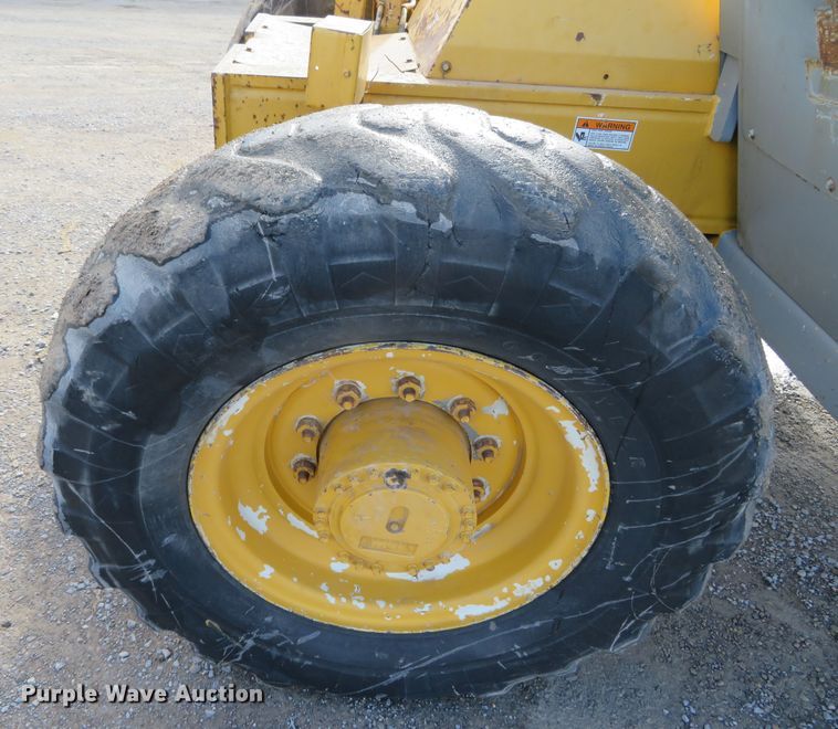 image for item DH0649 1995 Gehl 883  telehandler