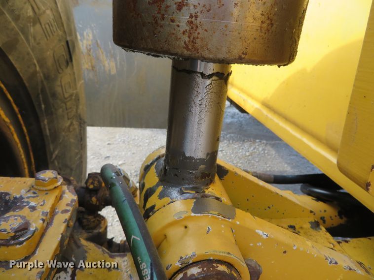 image for item DH0649 1995 Gehl 883  telehandler