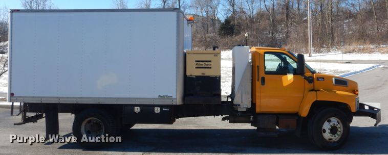 image for item DI1083 2003 GMC C7500  box truck