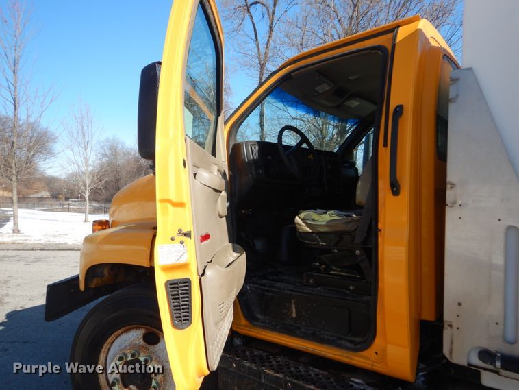 image for item DI1083 2003 GMC C7500  box truck