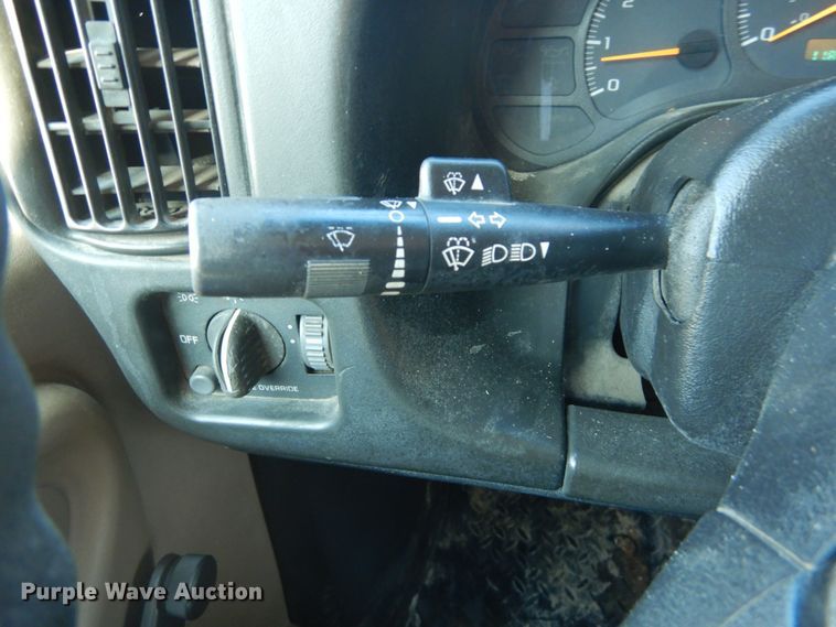 image for item DI1083 2003 GMC C7500  box truck