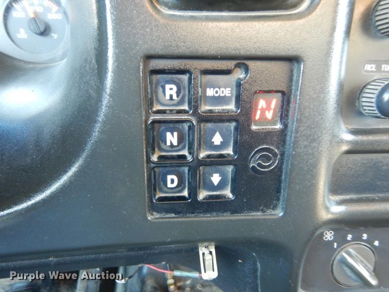 image for item DI1083 2003 GMC C7500  box truck