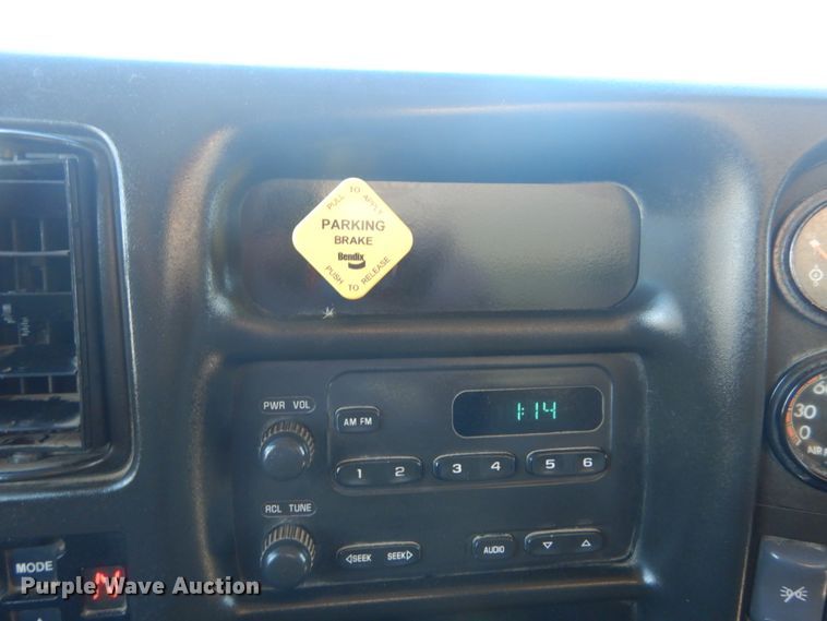 image for item DI1083 2003 GMC C7500  box truck