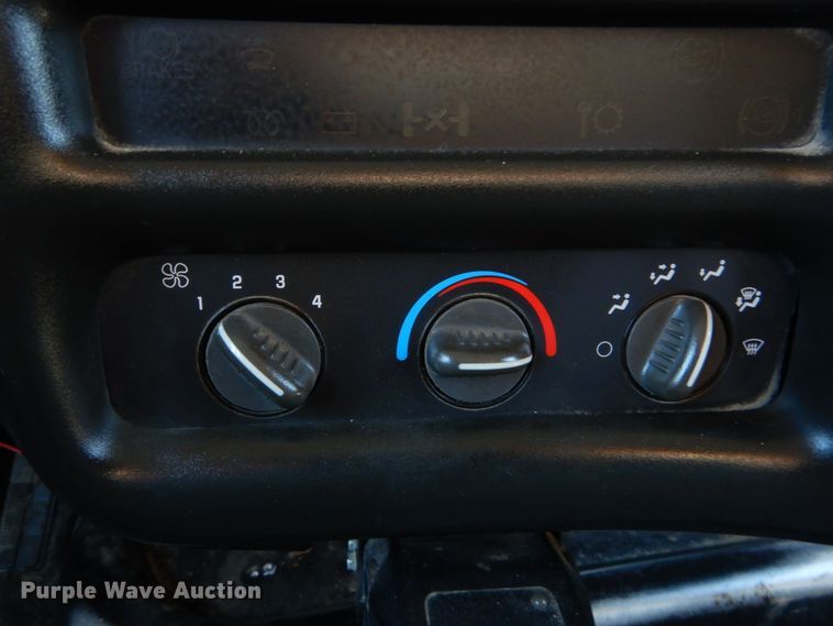 image for item DI1083 2003 GMC C7500  box truck