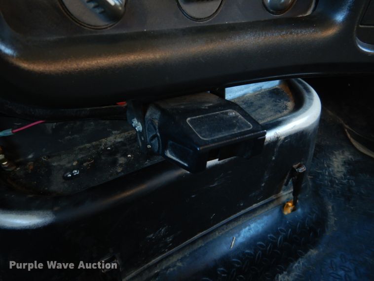 image for item DI1083 2003 GMC C7500  box truck