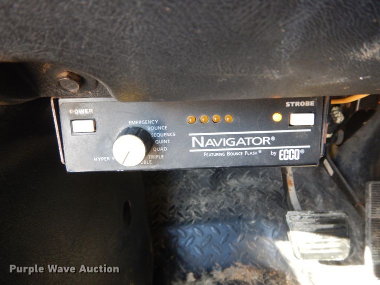 image for item DI1083 2003 GMC C7500  box truck