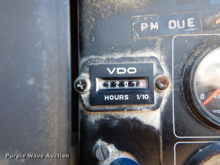 image for item DI1083 2003 GMC C7500  box truck