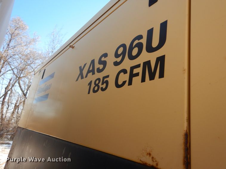 image for item DI1083 2003 GMC C7500  box truck