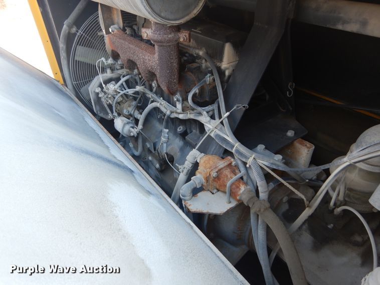 image for item DI1083 2003 GMC C7500  box truck