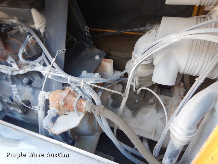 image for item DI1083 2003 GMC C7500  box truck