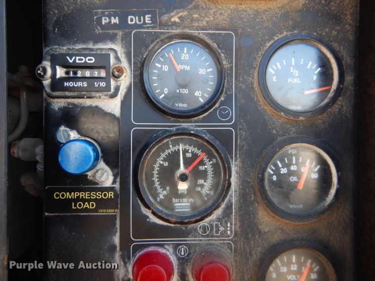 image for item DI1083 2003 GMC C7500  box truck