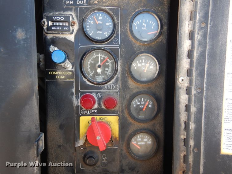 image for item DI1083 2003 GMC C7500  box truck