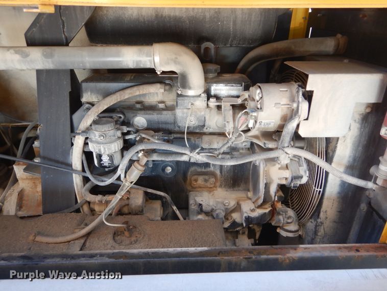 image for item DI1083 2003 GMC C7500  box truck