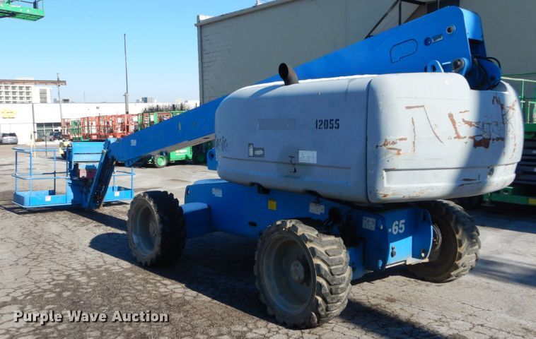 image for item DI1085 2006 Genie S-65  boom lift