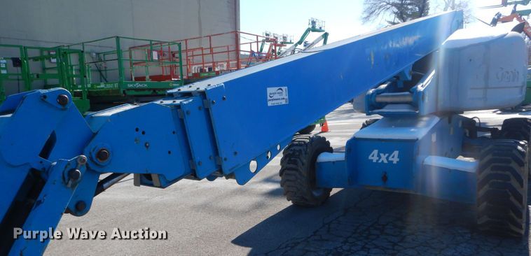 image for item DI1085 2006 Genie S-65  boom lift