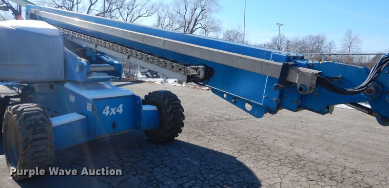 image for item DI1085 2006 Genie S-65  boom lift