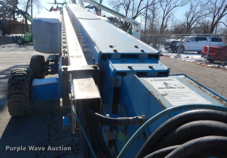 image for item DI1085 2006 Genie S-65  boom lift