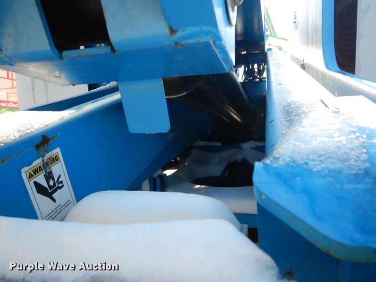 image for item DI1085 2006 Genie S-65  boom lift