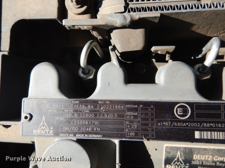 image for item DI1085 2006 Genie S-65  boom lift