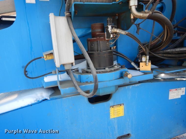 image for item DI1085 2006 Genie S-65  boom lift