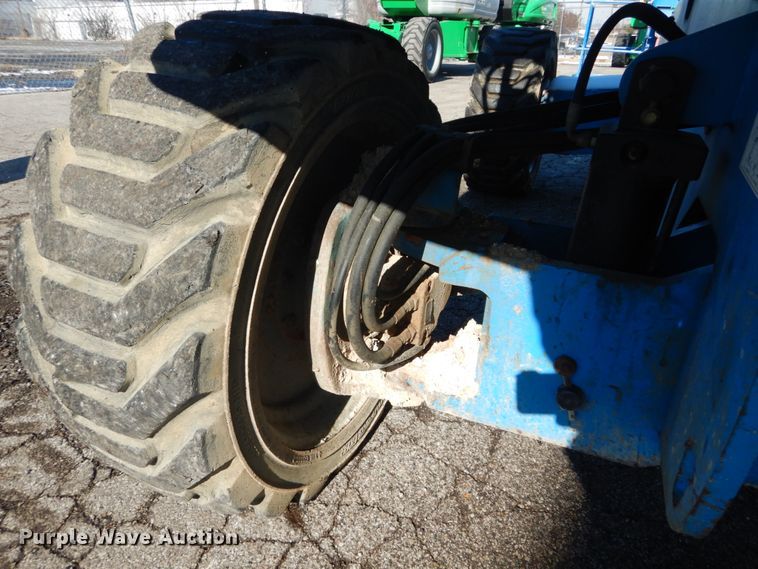 image for item DI1085 2006 Genie S-65  boom lift