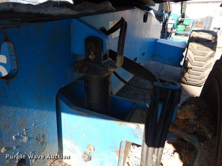 image for item DI1085 2006 Genie S-65  boom lift