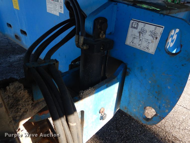 image for item DI1085 2006 Genie S-65  boom lift