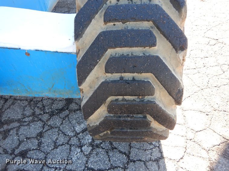 image for item DI1085 2006 Genie S-65  boom lift