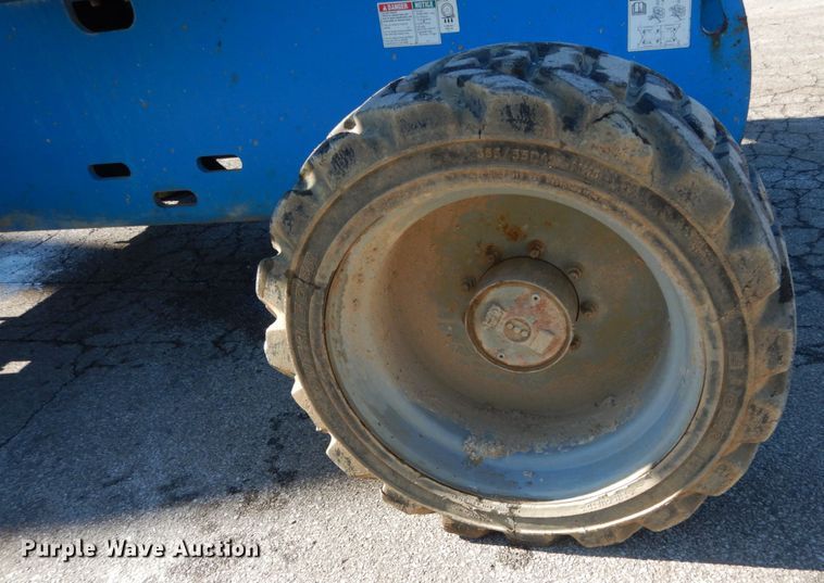 image for item DI1085 2006 Genie S-65  boom lift