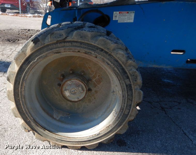 image for item DI1085 2006 Genie S-65  boom lift