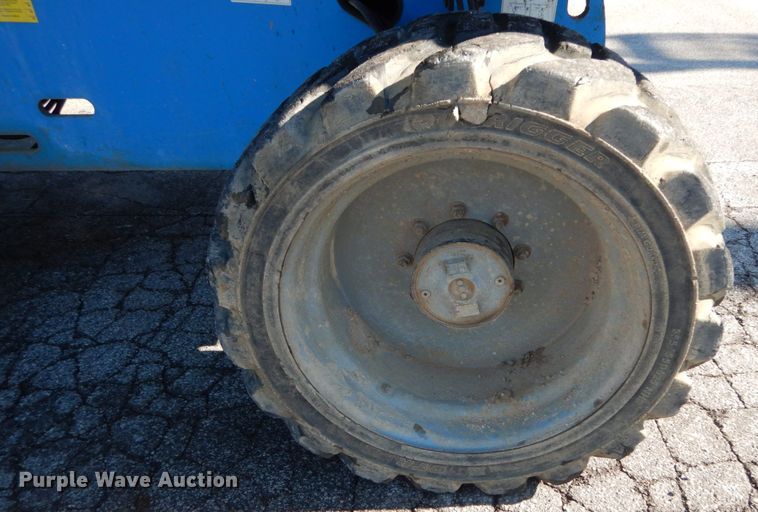 image for item DI1085 2006 Genie S-65  boom lift