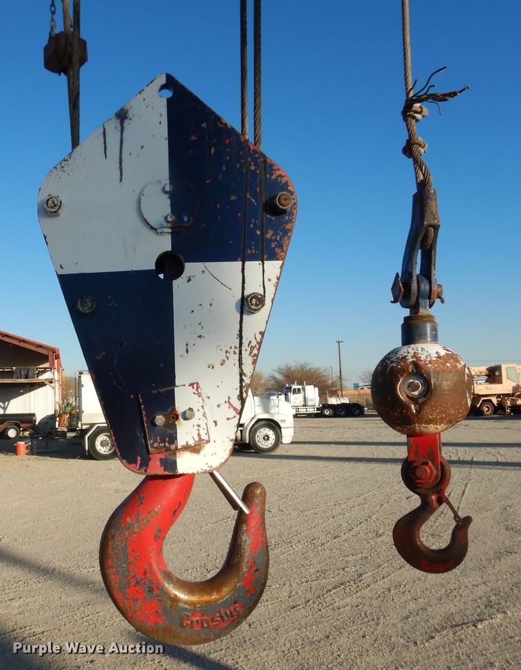 image for item DI3683 1983 Grove RT755  crane