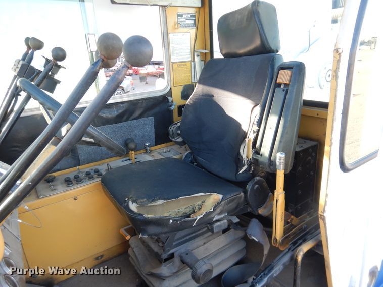 image for item DI3683 1983 Grove RT755  crane