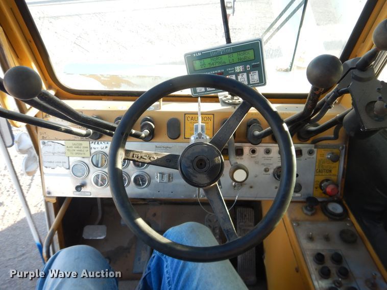 image for item DI3683 1983 Grove RT755  crane