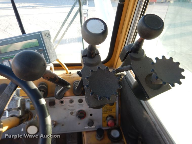image for item DI3683 1983 Grove RT755  crane