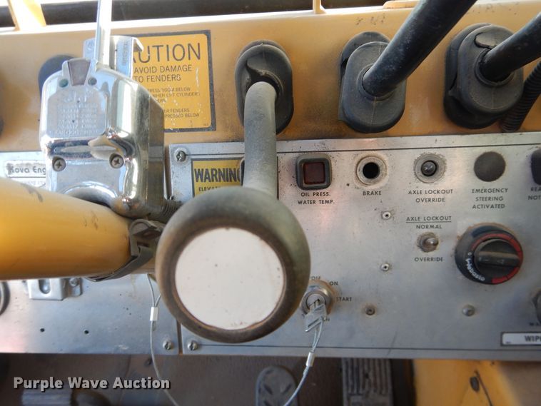 image for item DI3683 1983 Grove RT755  crane