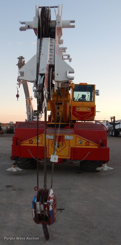 image for item DI3684 1983 Grove RT740  crane